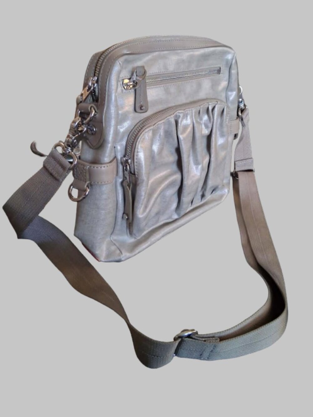 Mz Wallace Metallic Paige Bag - Picture 3 of 6